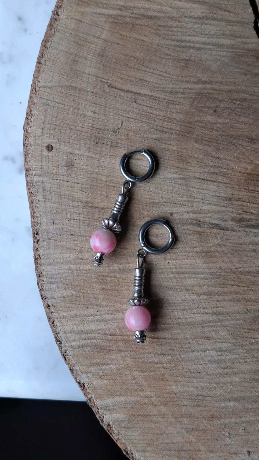 Boucles d’oreilles en verre recyclé - rose et pampilles