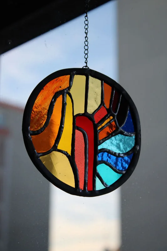 Vitrail multicolore artisanal